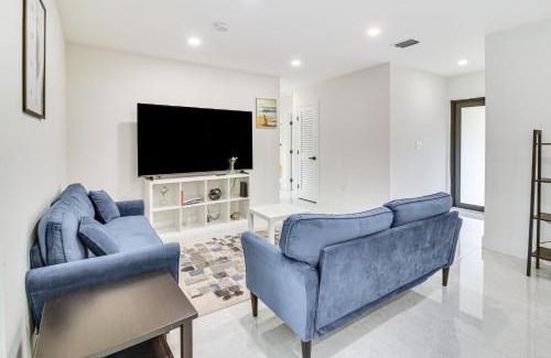 South Miami House | 5 Mi to Beach Group Getaway with Yard in Miami