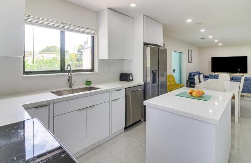 South Miami House | 5 Mi to Beach Group Getaway with Yard in Miami