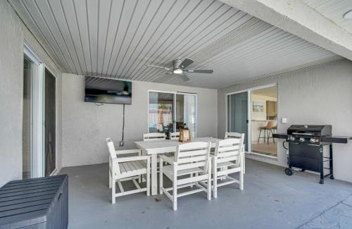 Holiday House | 5 Mi to Beach Retreat with Heated Pool in Holiday!