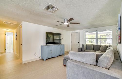 Holiday House | 5 Mi to Beach Retreat with Heated Pool in Holiday!