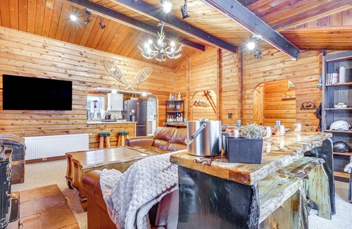 Sherwood Forest Cabin | 5 Mi to Breckenridge Ski Resort: Cozy Wood Cabin!
