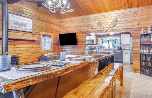 Sherwood Forest Cabin | 5 Mi to Breckenridge Ski Resort: Cozy Wood Cabin!