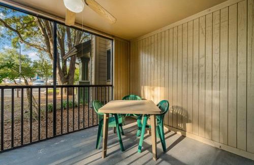 Bearss Plaza Apartment | 5 MI to Busch Gardens + 2 MI to USF + Pool + Gym