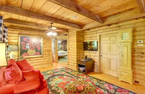 Asheville House | 5 Mi to Dtwn Asheville Tranquil Cabin Retreat!