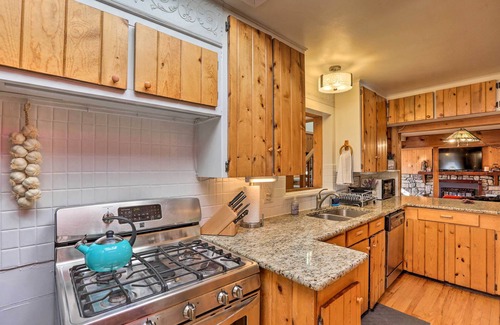 Morse Park Cottage | 5 Mi to Dtwn Denver: Peaceful Lakewood Home!