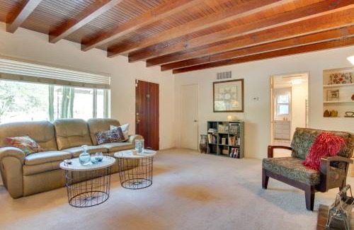 Richland Heights East House | 5 Mi to Dtwn Tuscon Escape with Yard and Patio!