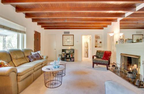 Richland Heights East House | 5 Mi to Dtwn Tuscon Escape with Yard and Patio!
