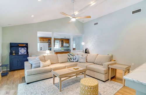 Dennis House | 5 Mi to Historic Granbury Square: Lakefront Escape