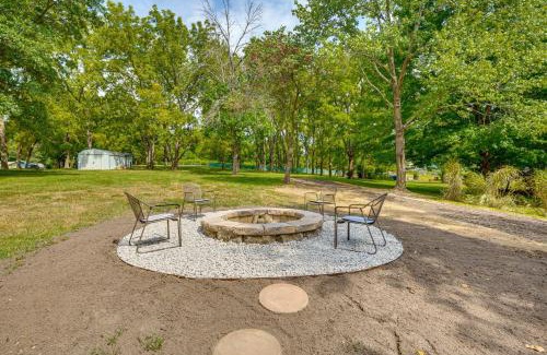 Kansas City House | 5 Mi to Kansas Speedway! Cowtown Cutie KC