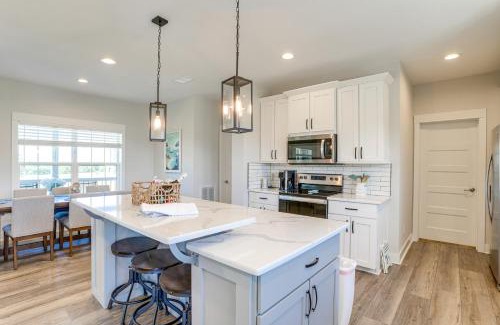 Livingston House | 5 Mi to Lake Anna State Park Modern Family Home!