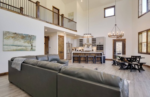 Blue River House | 5 Mi to Main St Breck: Mtn-View Duplex w/Hot Tub
