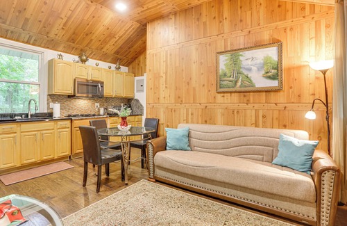 Mongaup Valley Cabin | 5 Mi to Monticello Raceway: Cabin Near Shops
