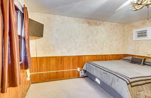 Lake Mills Apartment | 5 Mi to Rice Lake State Park Lake Mills Studio