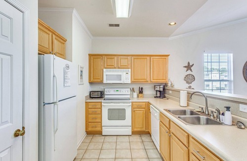 Sunset Beach Condo | 5 Mi to Shore: Condo w/Patio in Sunset Beach!