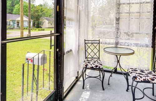 Hattiesburg House | 5 Mi to Southern Miss Campus: Unique Family Home!