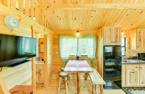 Selinsgrove House | 5 Mi to Susquehanna Boating! Secluded Log Cabin
