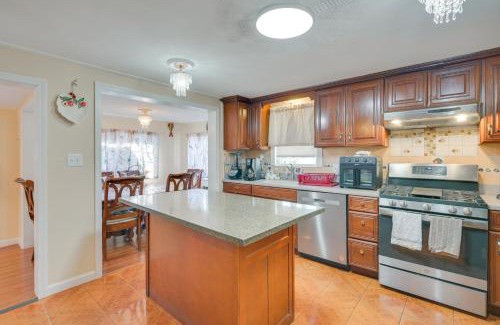 Medford House | 5 Mi to TD Garden Quiet Medford Getaway!