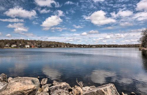 Tobyhanna House | 5 Mi to Tobyhanna State Park Home with Game Room!