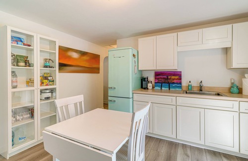Vero Beach House | 5 Mi to Vero Beach: Vintage Home w/Sauna & Grill!
