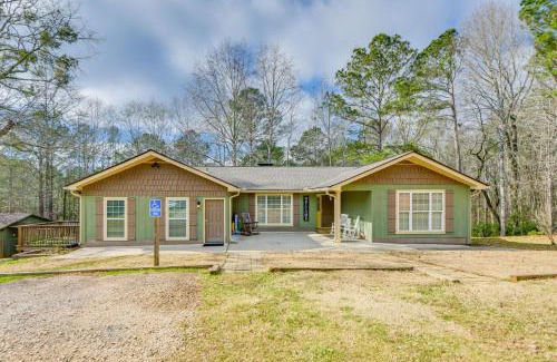 LaGrange House | 5 Mi to West Point Lake Group Getaway Near Town