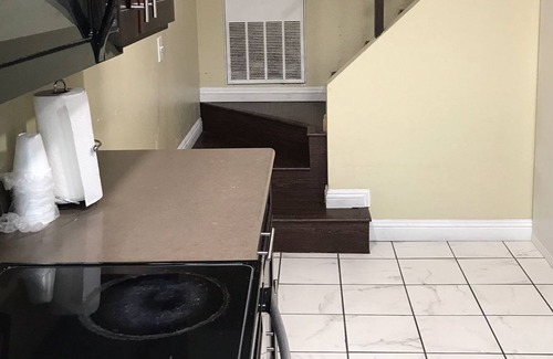 Chinatown Condo | .5 miles away to Las Vegas Blvd strip.