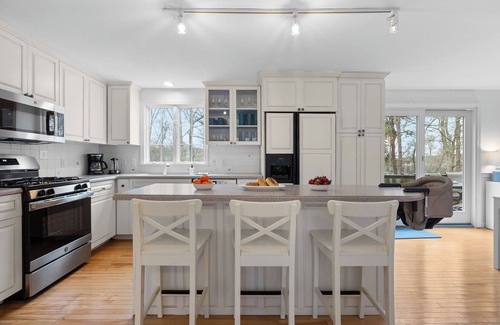 North Chatham House | .5 miles to the Beach. Close to Wequasset. Foosball & Kid Friendly Amenities!