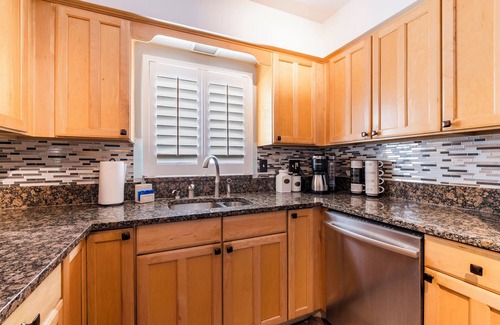 Harbor Bluffs House | 5 Min 2 Beach ~ Free HTD Pool ~ Near Trail & Golfnnnn