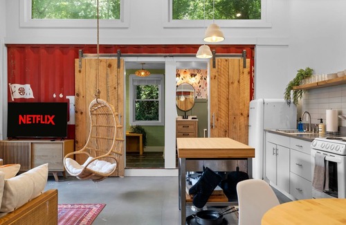 Woodfin House | 5 min 2 Downtown Asheville w/Hot Tub & King Bed!