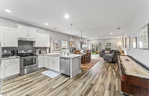 Jacksonville Beach House | 5 min crawl to beach! 4 br 2.5 ba large townhome. Shuffleboard! Mayo Clinic near