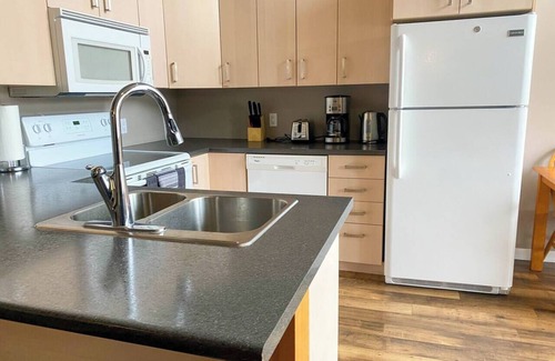 East Kootenay Condo | 5 Min. Drive to the Resort & Fernie
