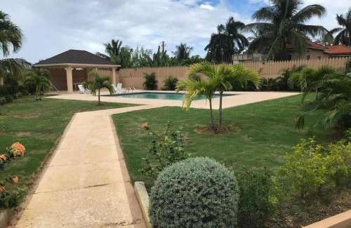 Mammee Bay Apartment | 5 Min from Dunn River Fall 2 Bedroom Townhome Pool Balcony