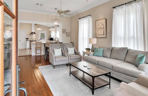 Austin Ave. House | 5 Min. From Magnolia Silos and Newly Updated!