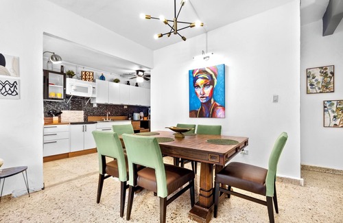 Cangrejo Arriba House | 5 Min San Juan Airport & Beach & Refresh Pool-14 Guest -Solar Panels - Jacuzzi