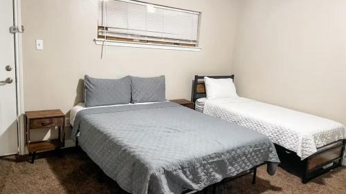 Central City Apartment | 5 Min to Beach & Downtown - Sleeps 5, Budget Stay