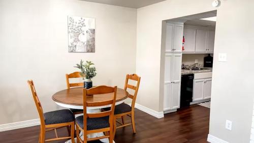 Central City Apartment | 5 Min to Beach & Downtown - Sleeps 5, Budget Stay