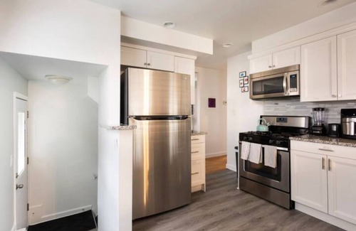 Royal Oak House | 5 min to Beaumont/Close to Downtown Royal Oak