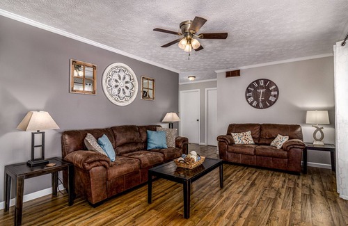 Jefferson City Apartment | 5 Min to CNU. EV Charger. Sevierville Knoxville