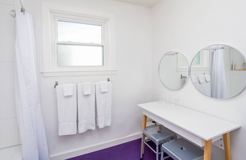 Rosewood House | 《5 Min to Downtown《 Fast Wi-Fi 》Newly Remodeled》