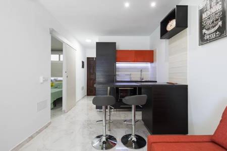 Playa del Ingles Apartment | 5 min walk from Yumbo 208