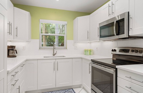 Central Beach House | 5 Min Walk - Golf Cart Included - Central Beach - House w Large Backyard & Pool