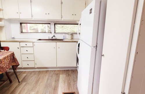 Norton House | 5 Min.Walk to Averill Lake and VAST Access snowmobile trails!Pet friendly!