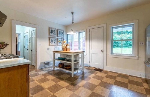 Manchester House | 5 min walk to Equinox from The Manchester West