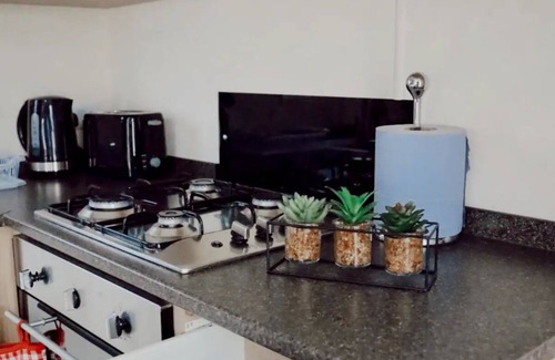 Leysdown-on-Sea House | 5 min walking to the beach! Cozy fully equipped Melrose Caravan, Leysdown-on-Sea