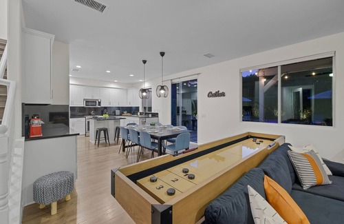 Anastacia House | 5 mins to Coachella - Luxe Pool, Spa & Fireplaces