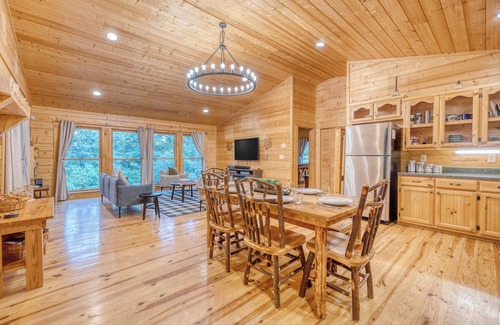 Blue Ridge House | 5 mins to DWTN & Lake. Ping Pong, Arcade, Foosball. Best Location in Blue Ridge