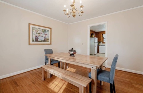 Forest Acres House | 5 mins to Fort Jackson - The Wooded Hilltop Ranch