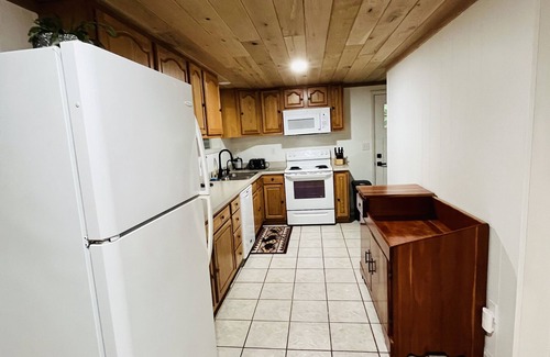 Hesston House | 5 mins to Lake Raystown/7 Points Marina; boat parking; access Allegrippis Trails
