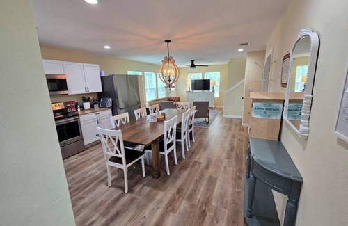 Somerville Cottage | 5 mins to Lake | Sleeps 7 | Boat Parking