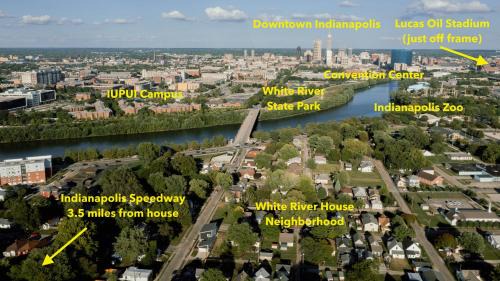 Indianapolis House | 5 mins to Speedway! Walk to Zoo, WR park, IUPUI!