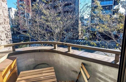 Higashi Apartment | 5 mins walk Hiroo Station, 10 mins walk Ebisu, shibuya 13 mins by train